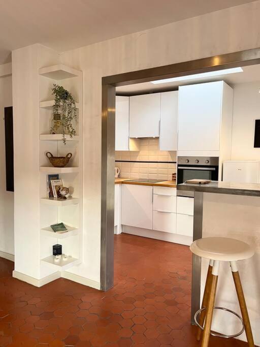 Appartement A Pied Du Centre Avec Place De Parking อาร์ลส์ ภายนอก รูปภาพ