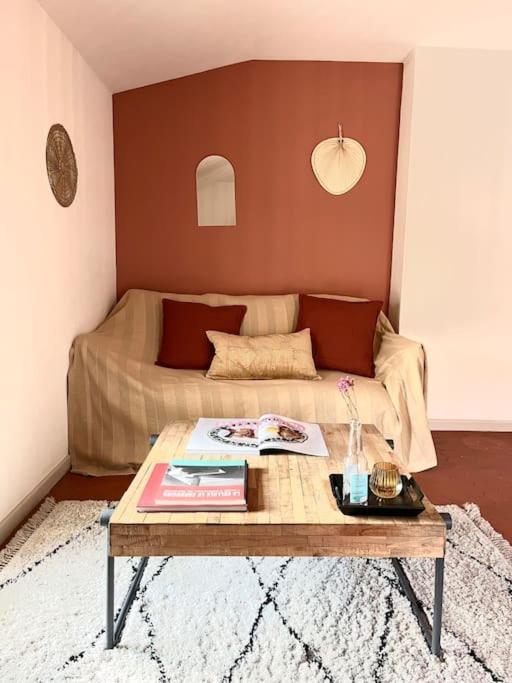 Appartement A Pied Du Centre Avec Place De Parking อาร์ลส์ ภายนอก รูปภาพ